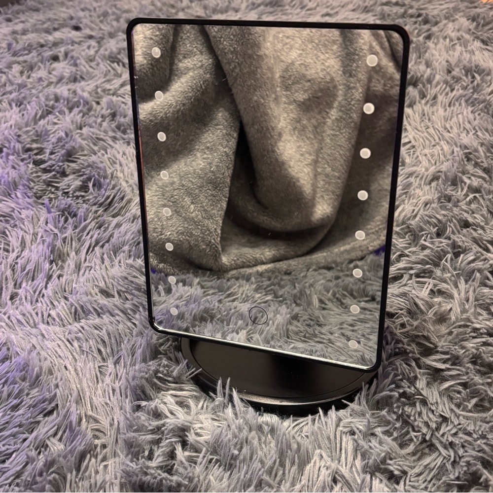 cute adjustable mirror!